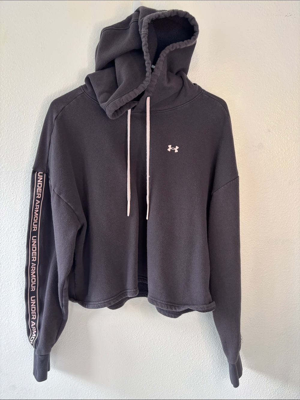 Under Armour Black Hoodie with Pink Trim and Logo -353sku